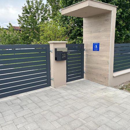 Appartamento Kod Dide - Entry With Pin 0-24H Slavonski Brod Esterno foto