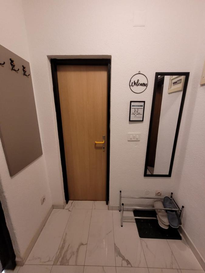 Appartamento Kod Dide - Entry With Pin 0-24H Slavonski Brod Esterno foto