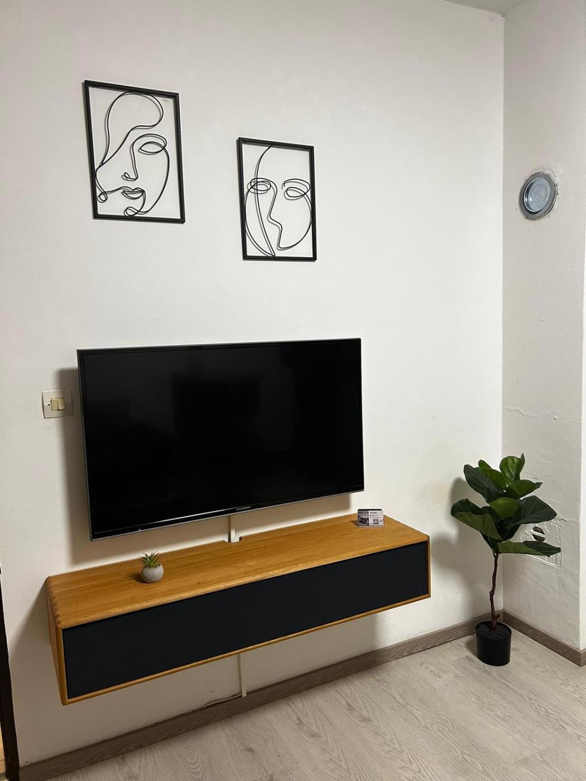 Appartamento Kod Dide - Entry With Pin 0-24H Slavonski Brod Esterno foto