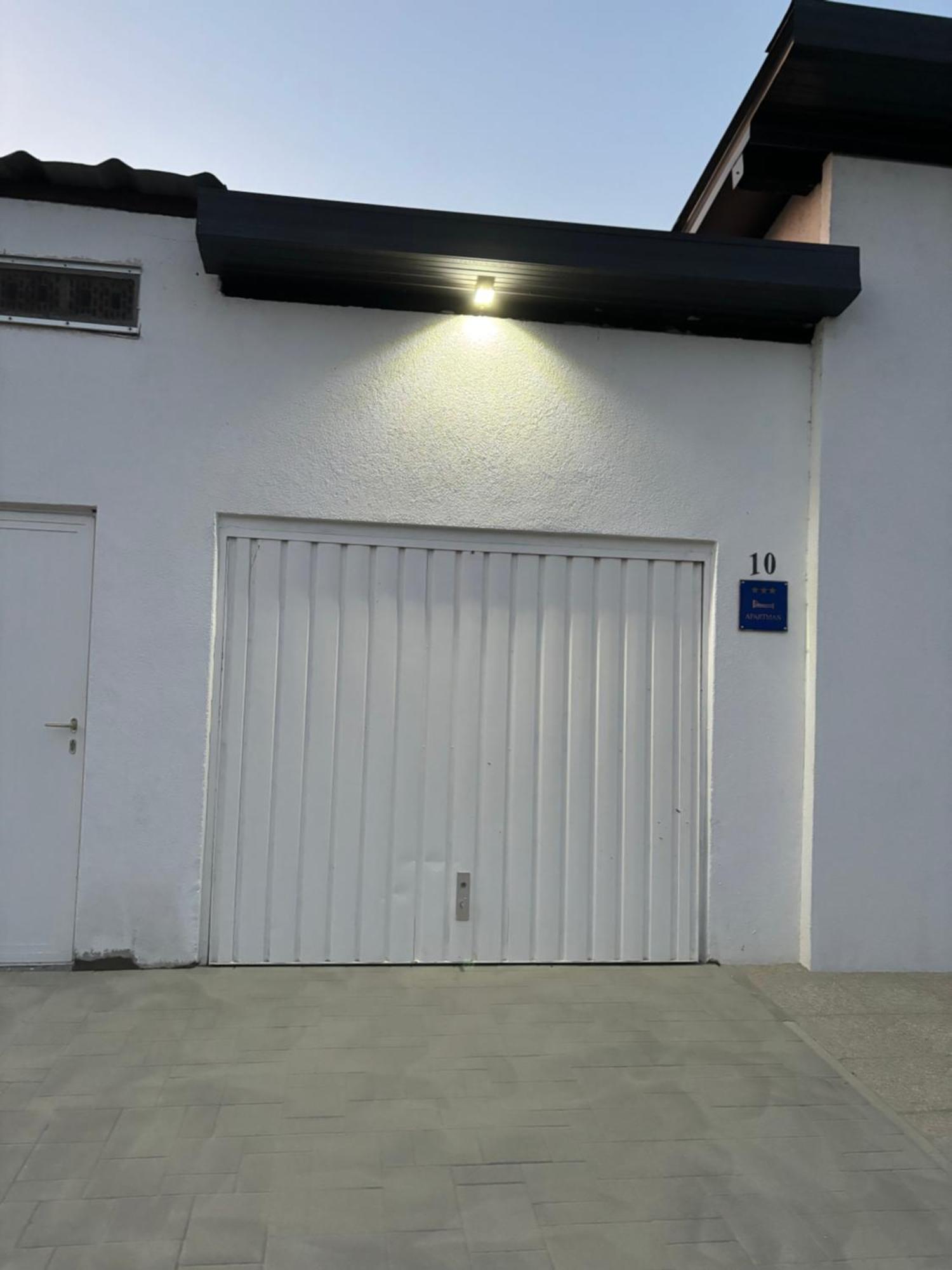Appartamento Kod Dide - Entry With Pin 0-24H Slavonski Brod Esterno foto