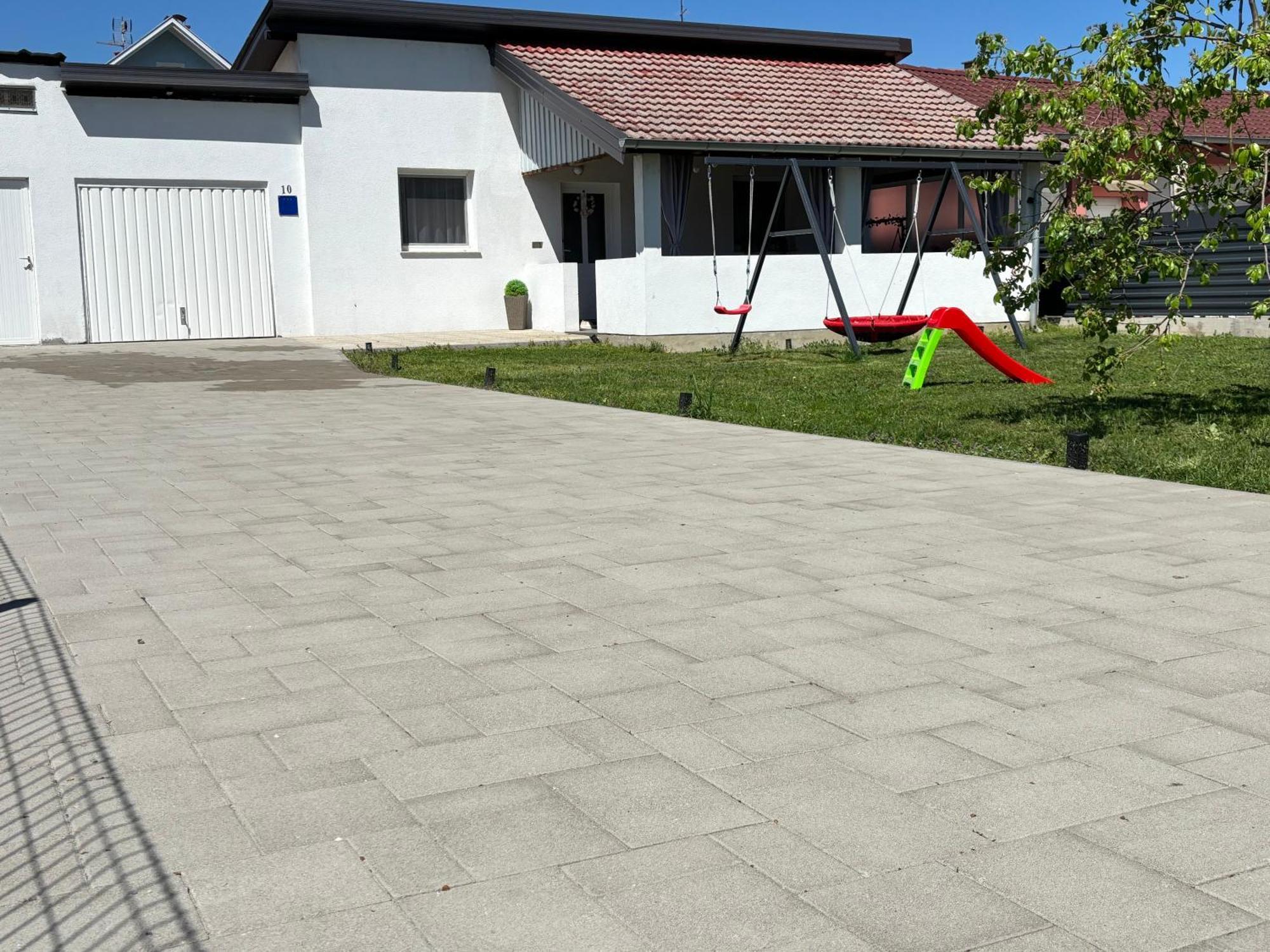 Appartamento Kod Dide - Entry With Pin 0-24H Slavonski Brod Esterno foto