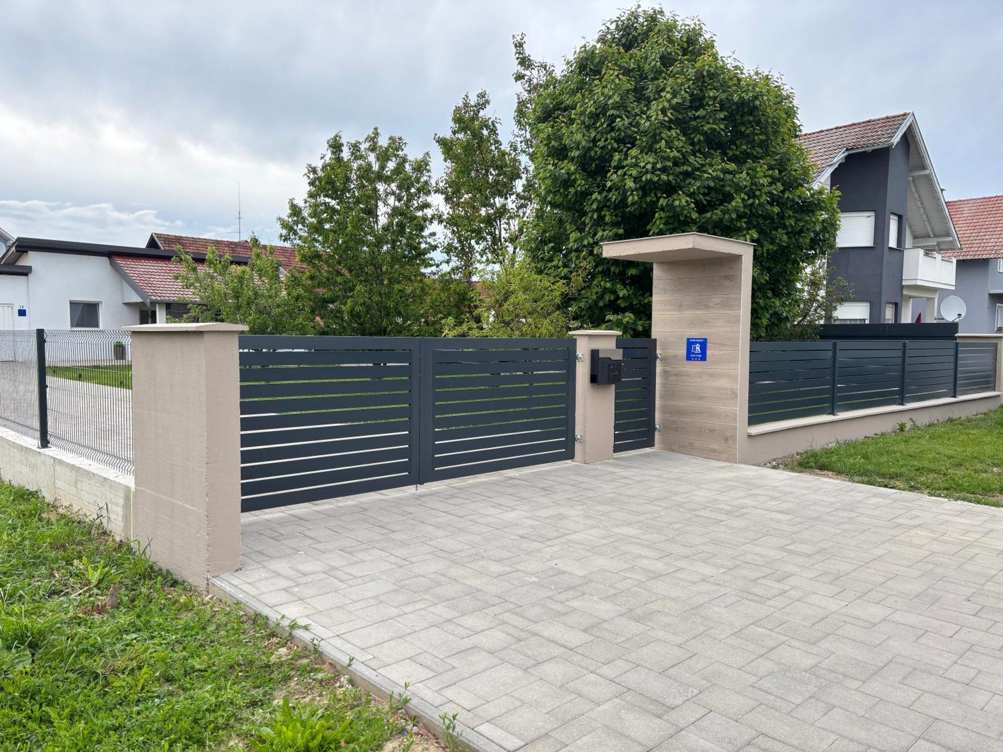 Appartamento Kod Dide - Entry With Pin 0-24H Slavonski Brod Esterno foto