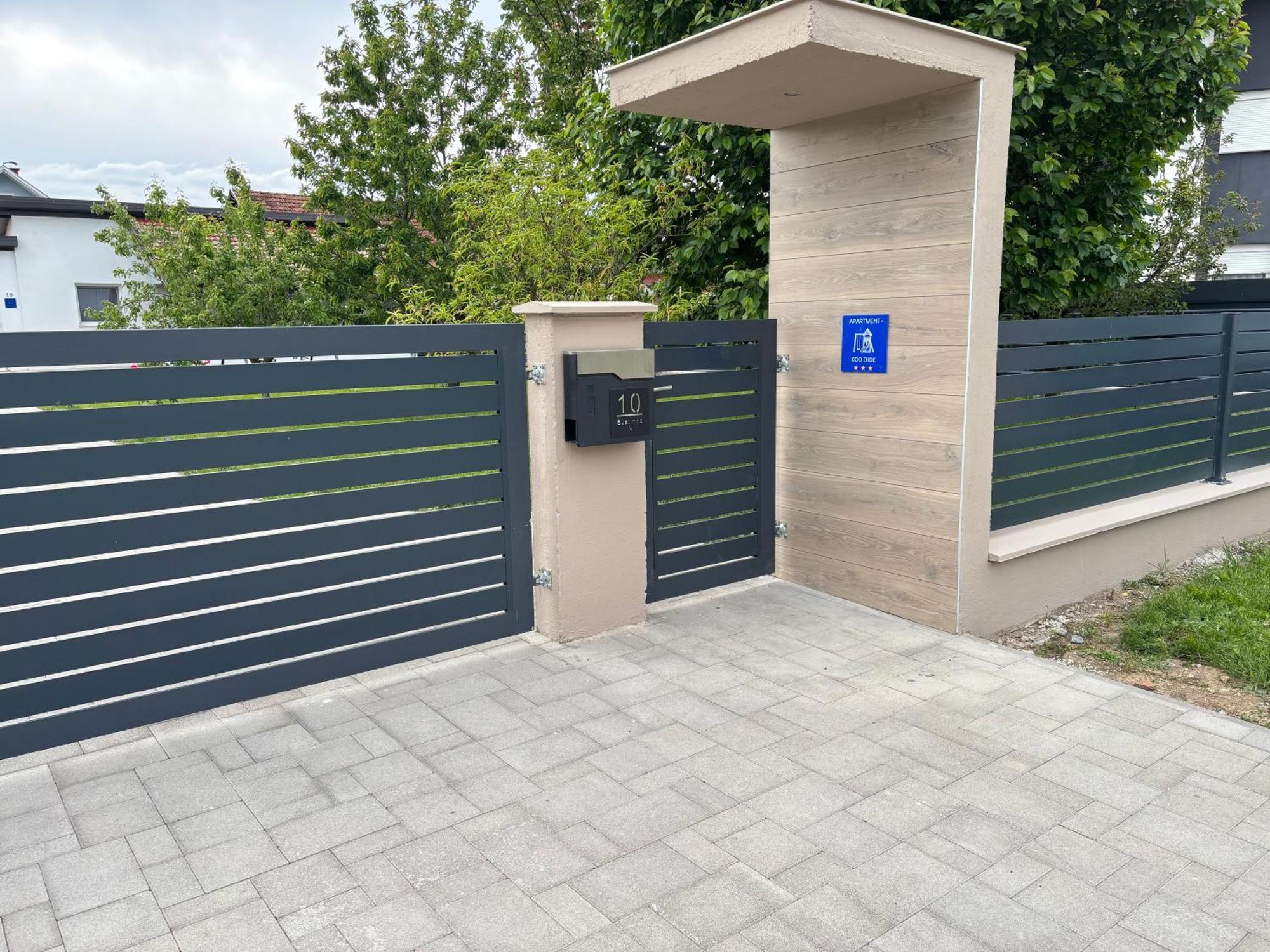 Appartamento Kod Dide - Entry With Pin 0-24H Slavonski Brod Esterno foto